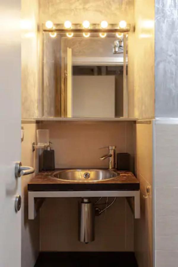 شقة Isola Skylight Loft- Via Della Boscaiola ميلان المظهر الخارجي الصورة